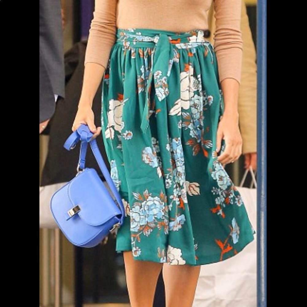 🍀SALE🍀 Eva Mendes green floral skirt
